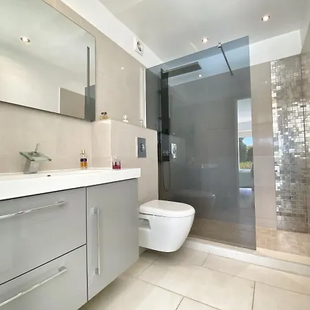 3 Chambres Avec Piscine *